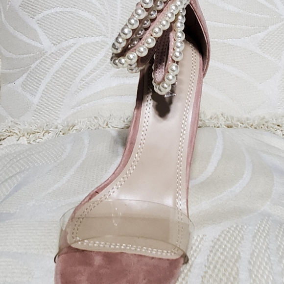 Women's heels - Picture 2 of 3